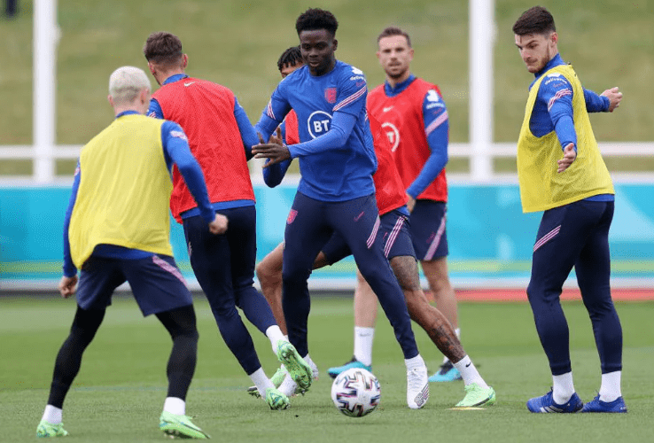 aoa体育活动-关于争霸日耳曼德比，谁能压倒对手获胜？的信息