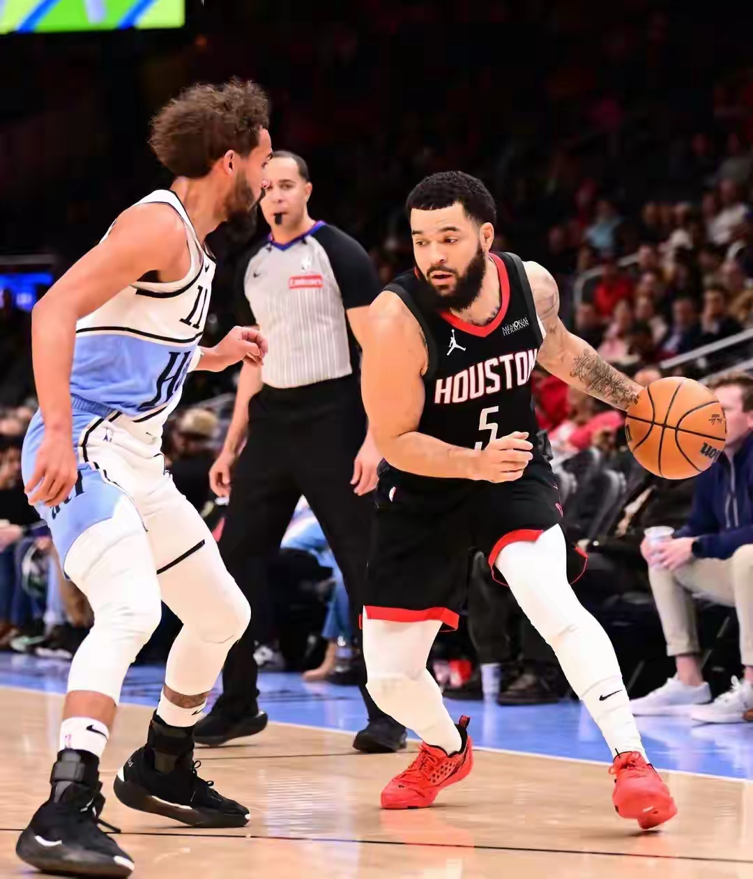 aoa体育直播-步行者惜败火箭，戈登三分雷阵雨助球队取胜的简单介绍