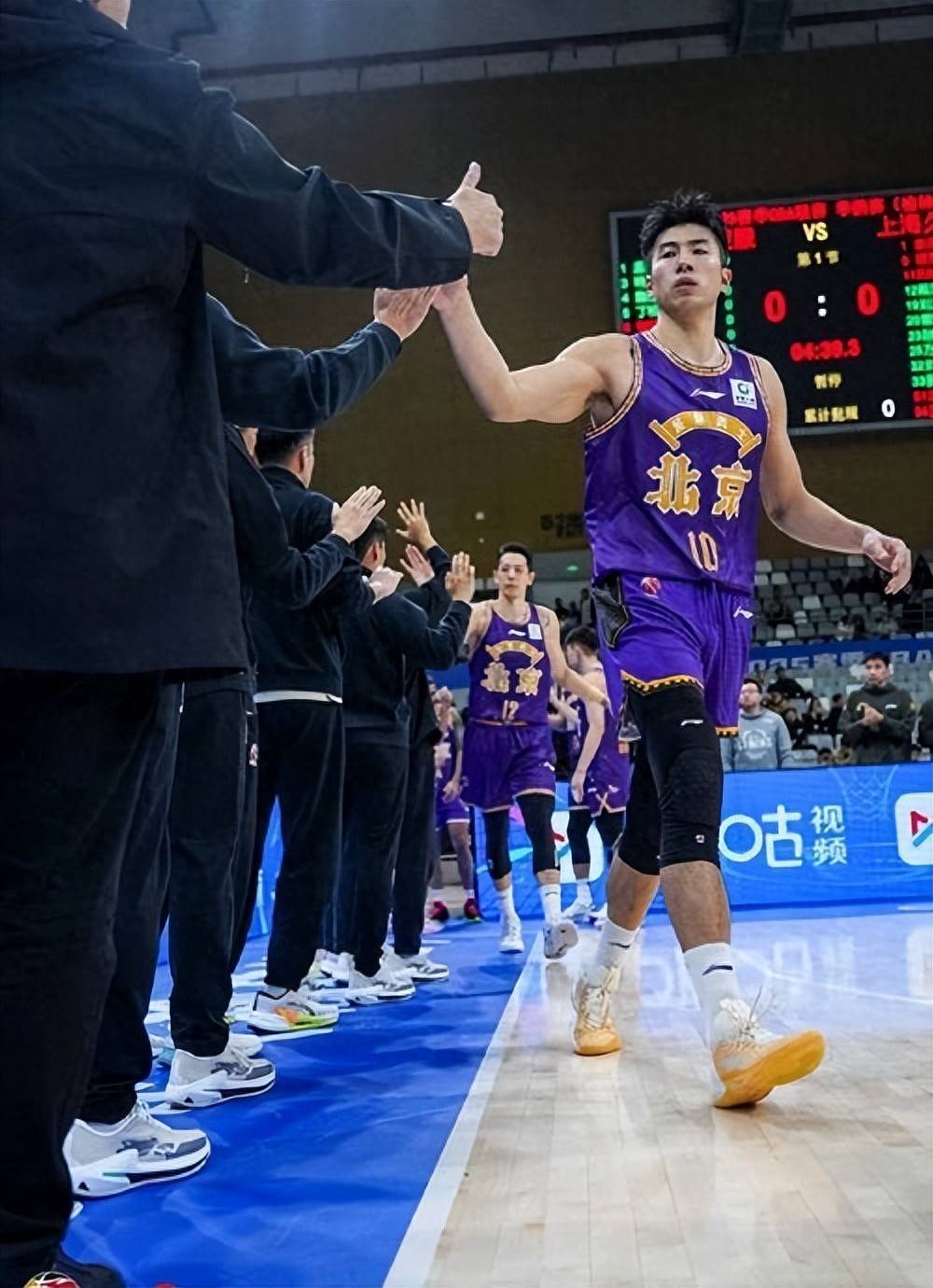 包含主帅要求重整旗鼓,球队新阵容迎来新赛季开局的词条 包含主帅要求重整旗鼓,球队新阵容迎来新赛季开局的词条