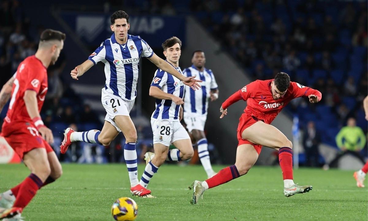 aoa体育教练-塞维利亚主场惨败，积分榜前进速度放缓的简单介绍