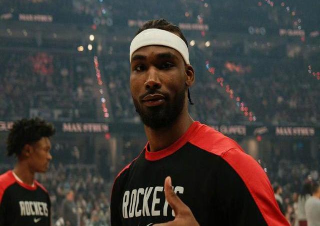 火箭队主帅发表热情讲话，力挺球员发挥，提振全队士气的简单介绍