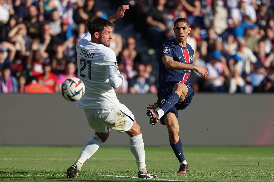 尤文图斯奋力防守,巴黎圣日耳曼取得胜利 尤文图斯奋力防守,巴黎圣日耳曼取得胜利