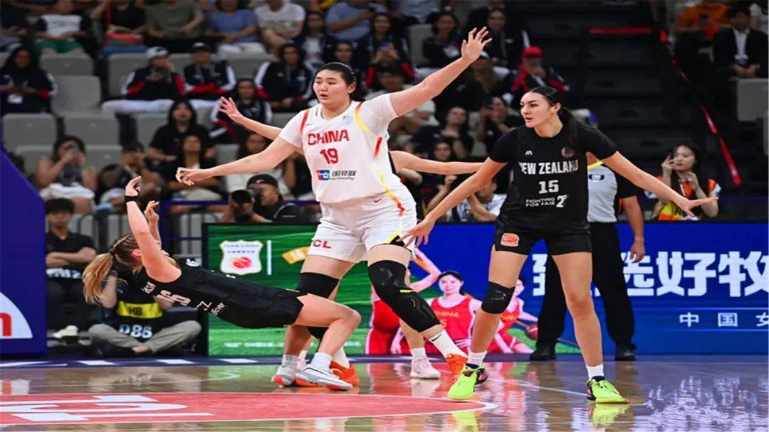 aoa体育馆-包含加拿大女篮在洲际比赛中一路高歌的词条