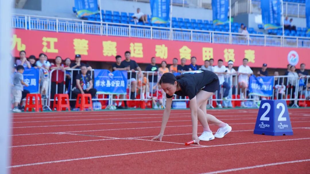 aoa体育视频-田径项目火热进行，拉脱维亚选手频频问鼎