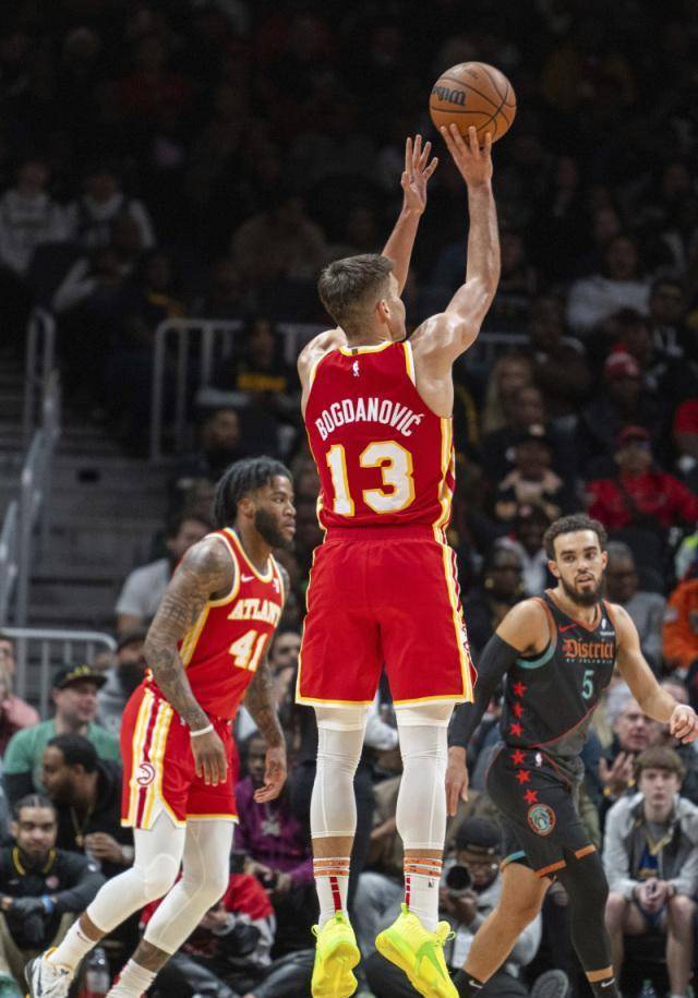 aoa体育课程-开拓者大胜引爆舆论，球队士气大振的简单介绍