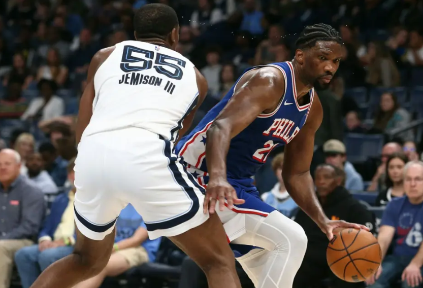 篮网客场落败雄鹿,戴维斯轰下30+10 篮网客场落败雄鹿,戴维斯轰下30+10